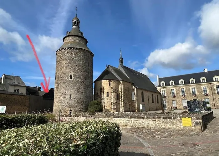 Le Saint Julien Au Coeur Du Centre Historique De Chateaugiron