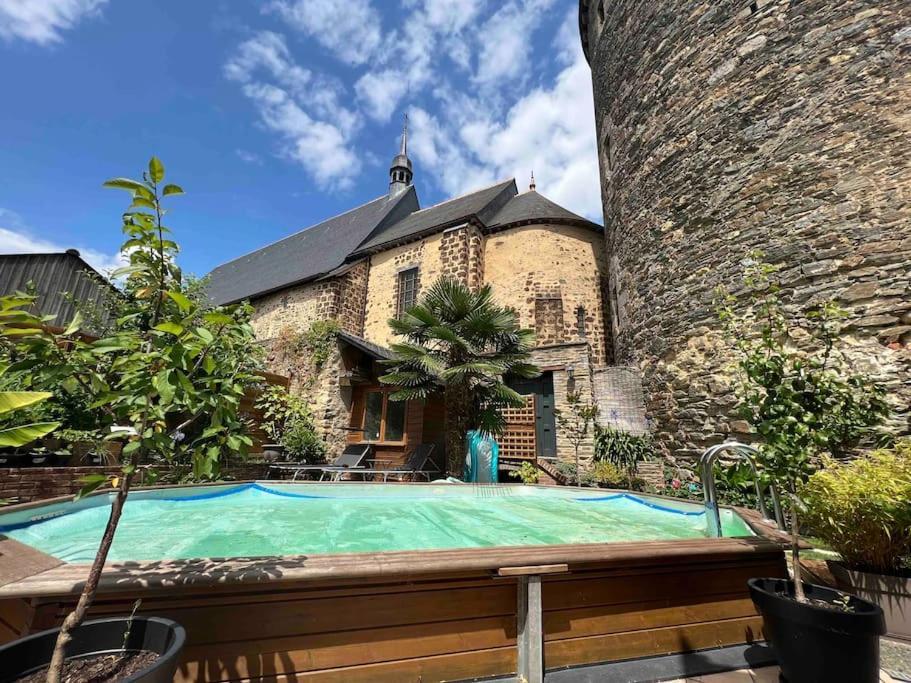 Le Saint Julien Au Coeur Du Centre Historique De Apartment Chateaugiron